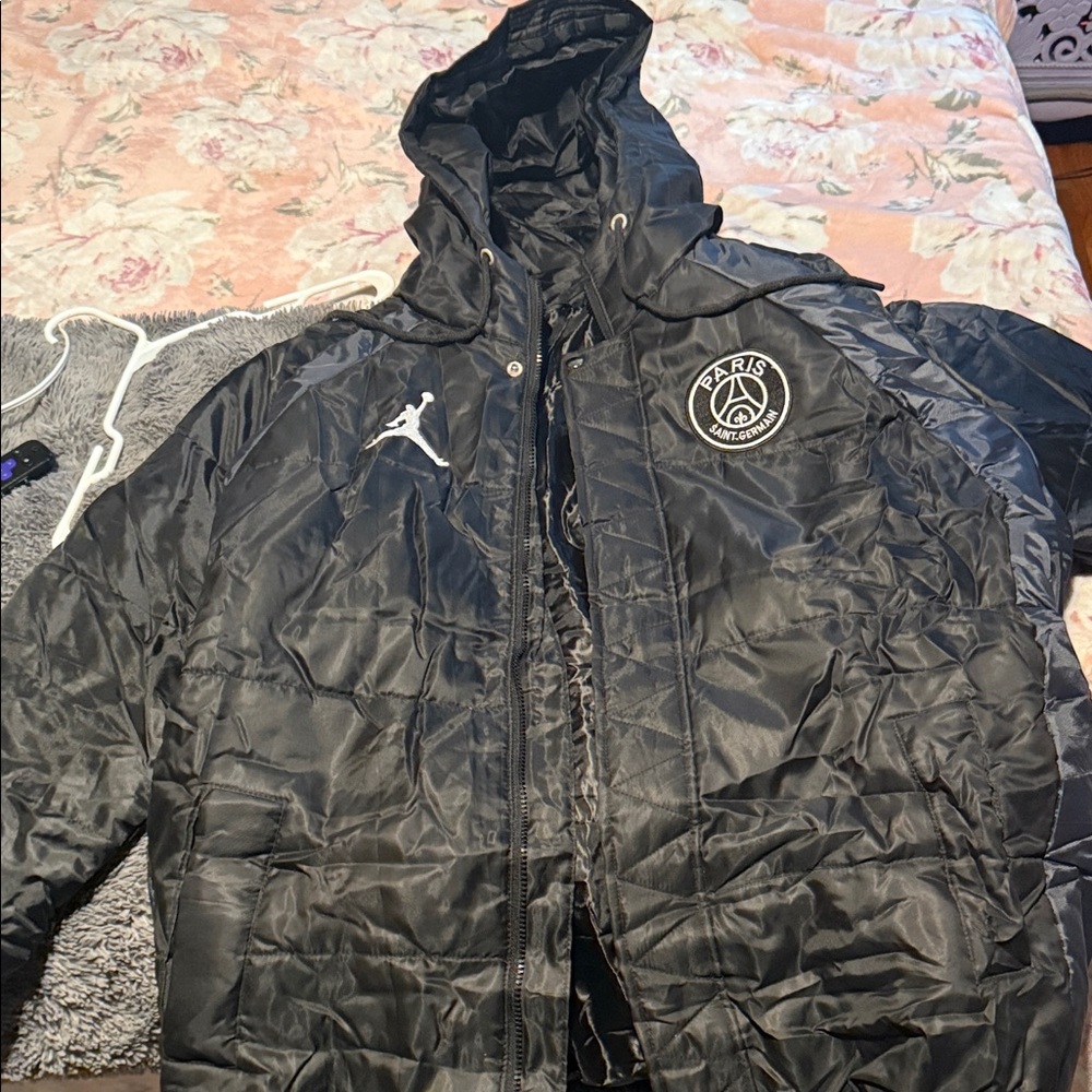 Jordan Black Hooded Puffer jacket air wrapped so super wrinkled no rips no tears